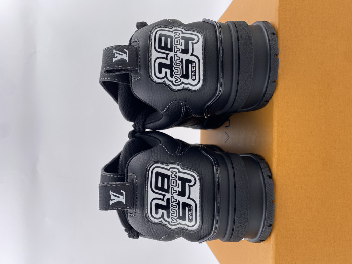 l**is V*t*n lv skate sneaker black