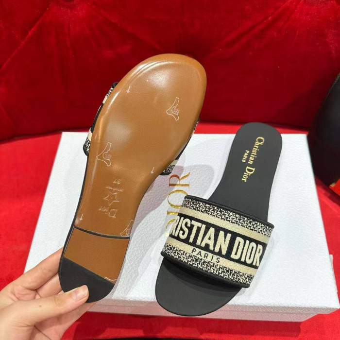DIOR SLIPPERS